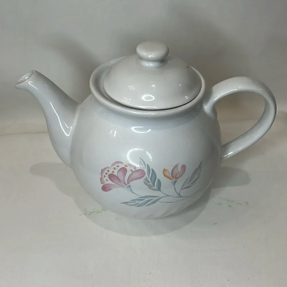 Corelle Coordinates Stoneware Tea Pot With Lid Handle Spout Floral Feminine Pink